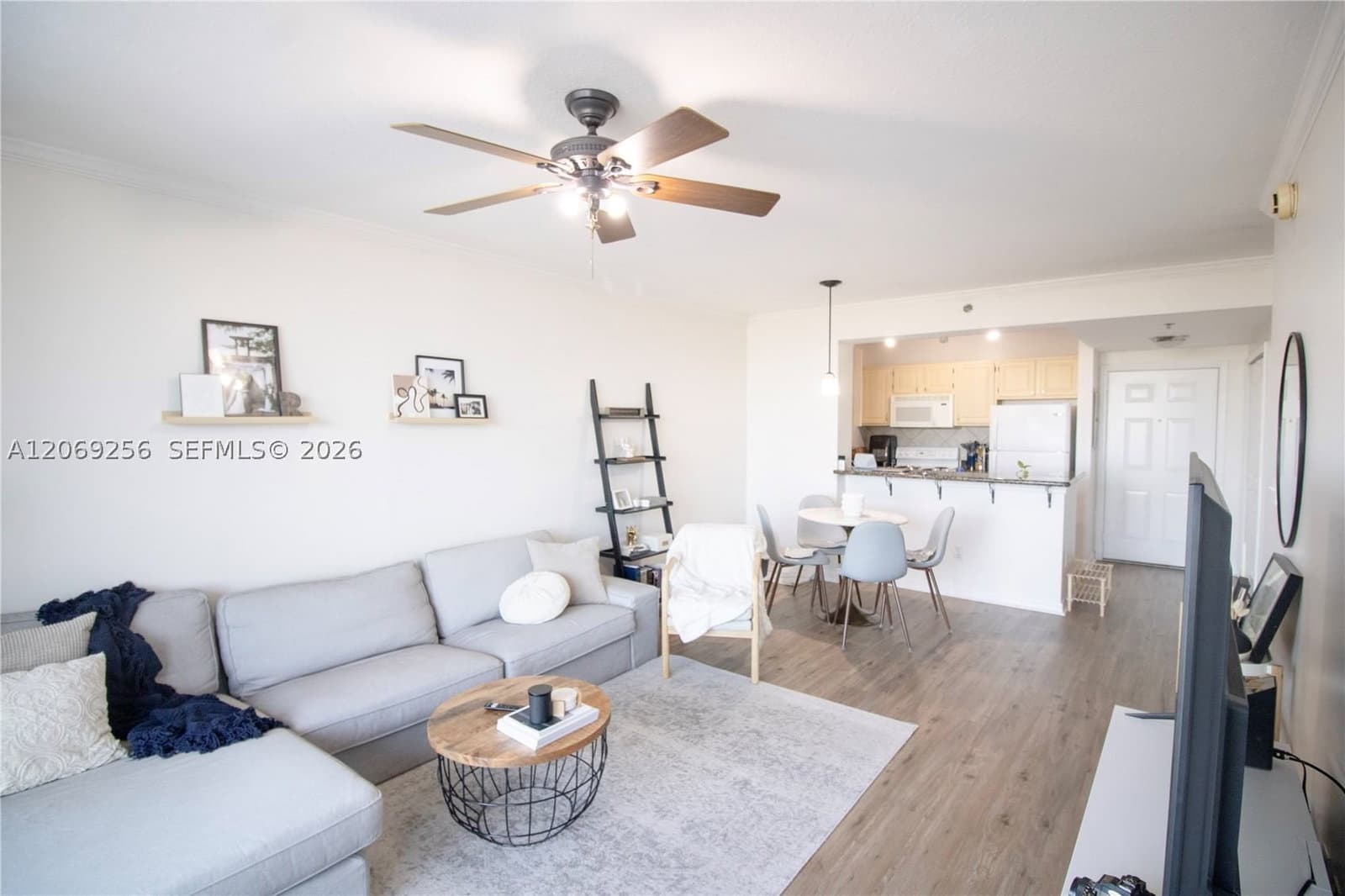 1-bedroom Condo — 2665 37th Ave #911, Miami, FL 33133