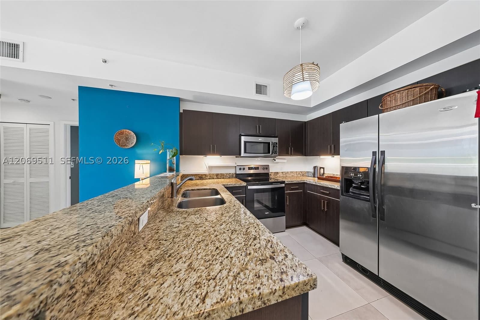 2+1 Condo — 2020 Prairie Ave #302, Miami Beach, FL 33139