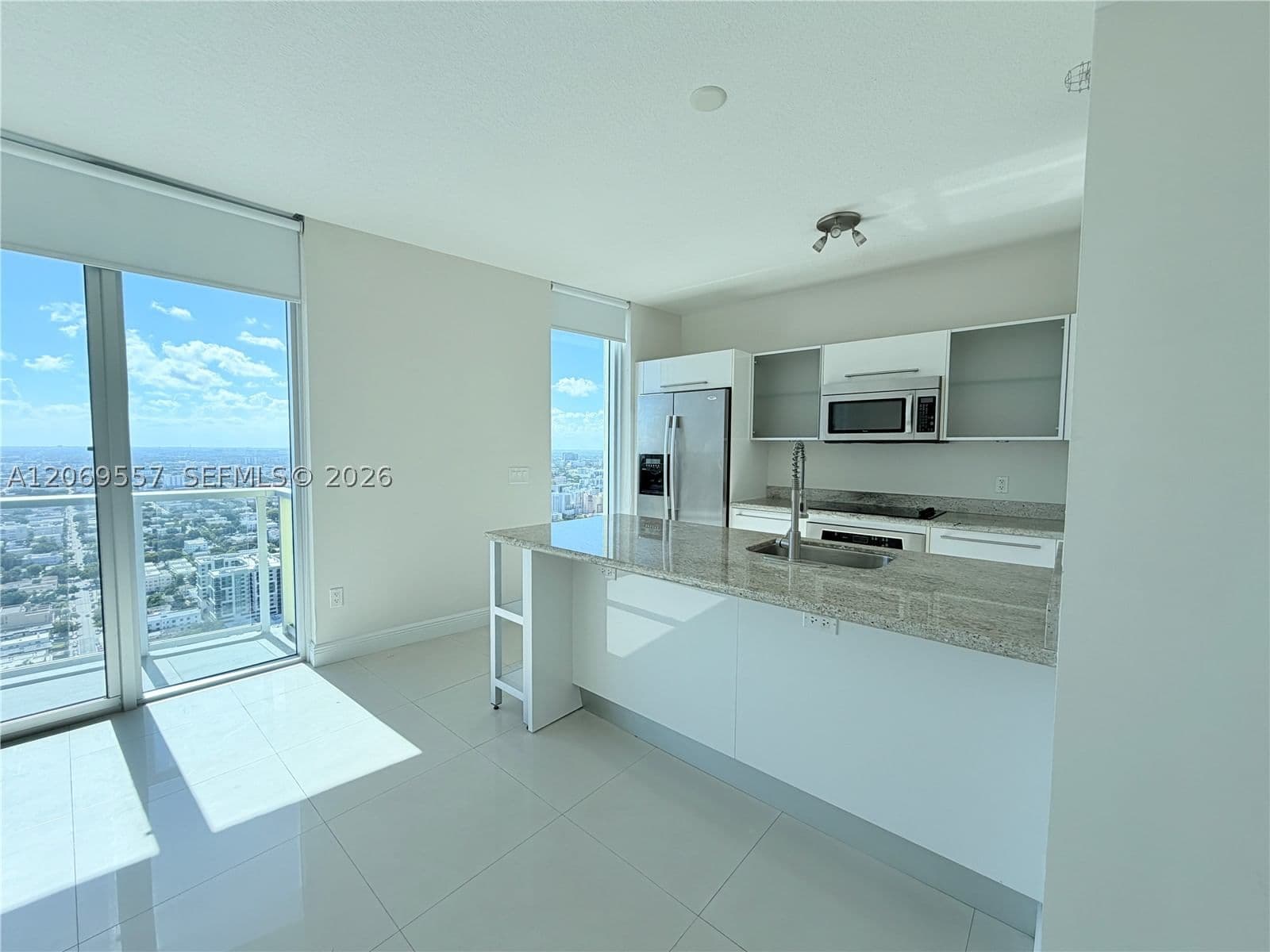 Condo — 185 7th St #4100, Miami, FL 33130