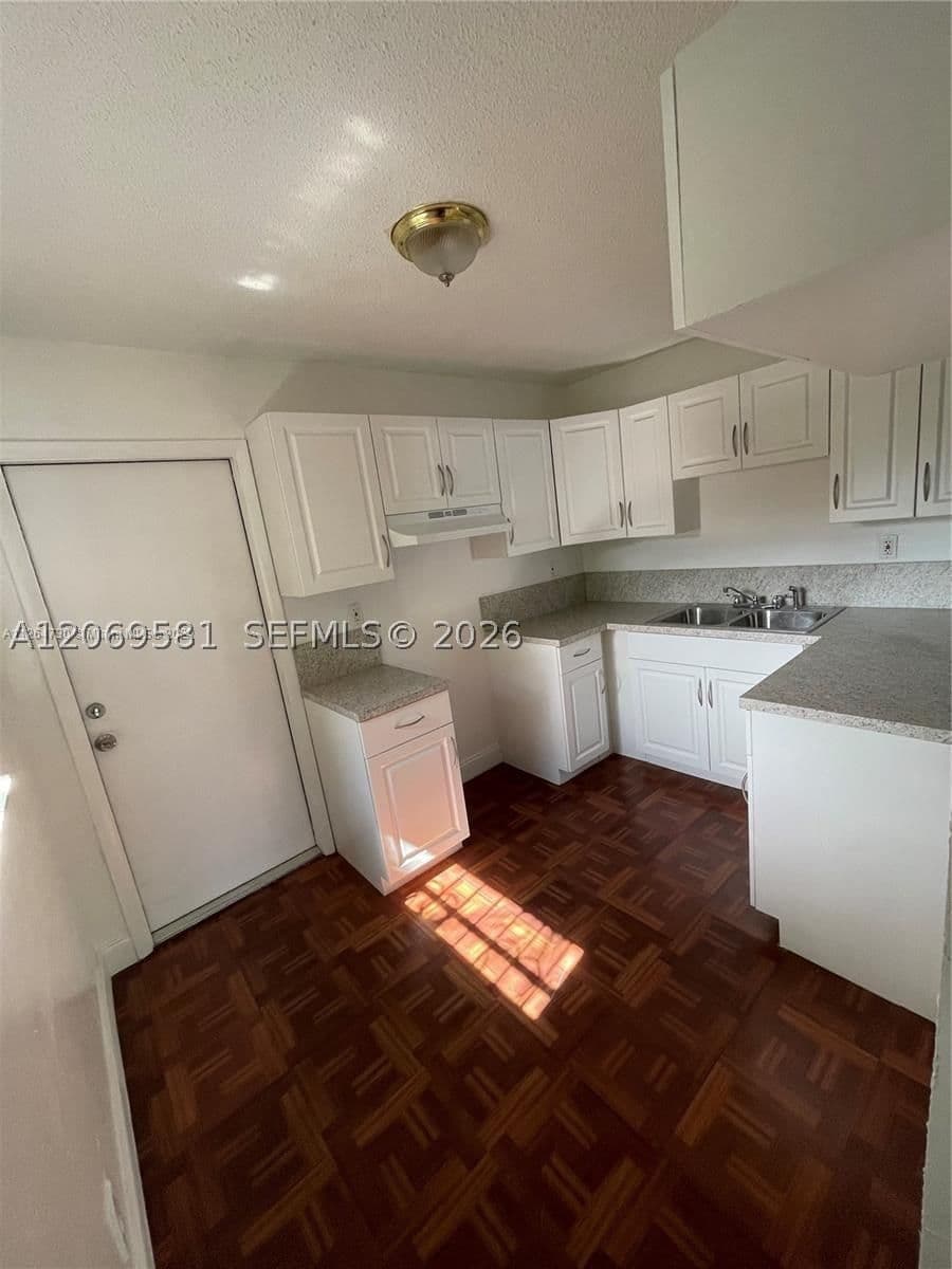 2+1 Mülk — 3677 Florida Ave #3677, Miami, FL 33133