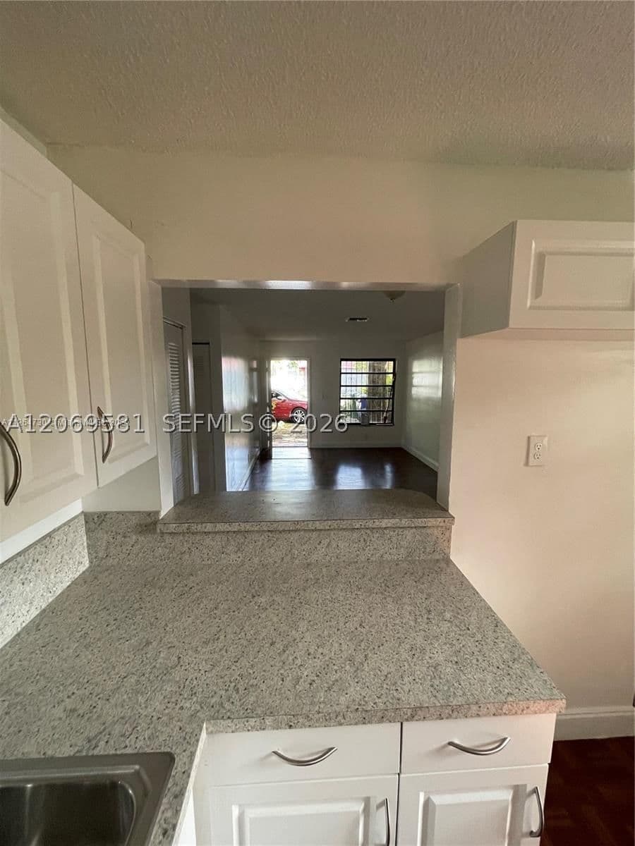 2+1 Mülk — 3677 Florida Ave #3677, Miami, FL 33133