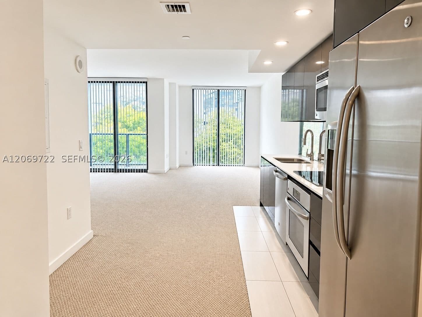 Condo — 31 6th St #405, Miami, FL 33131