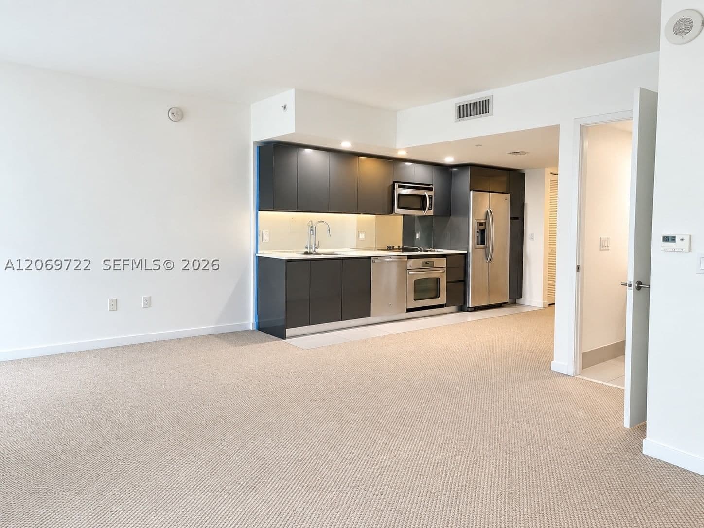 Condo — 31 6th St #405, Miami, FL 33131
