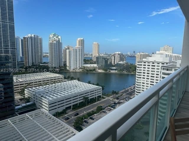 2+1 Condo — 950 Brickell Bay Dr #2104, Miami, FL 33131