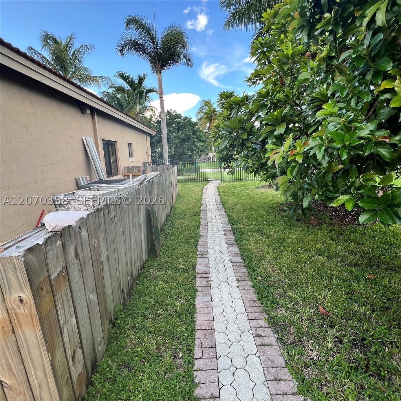 1+1 Mülk — 12770 217th Ter #1, Miami, FL 33170