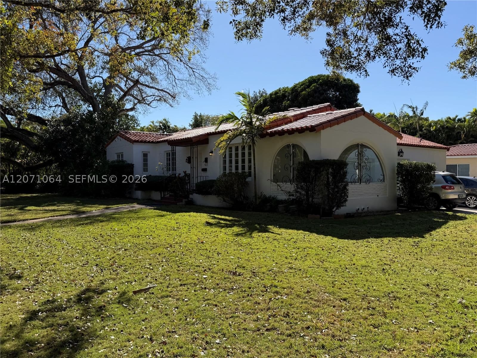 3+1 Müstakil ev — 1700 Cortez St, Coral Gables, FL 33134