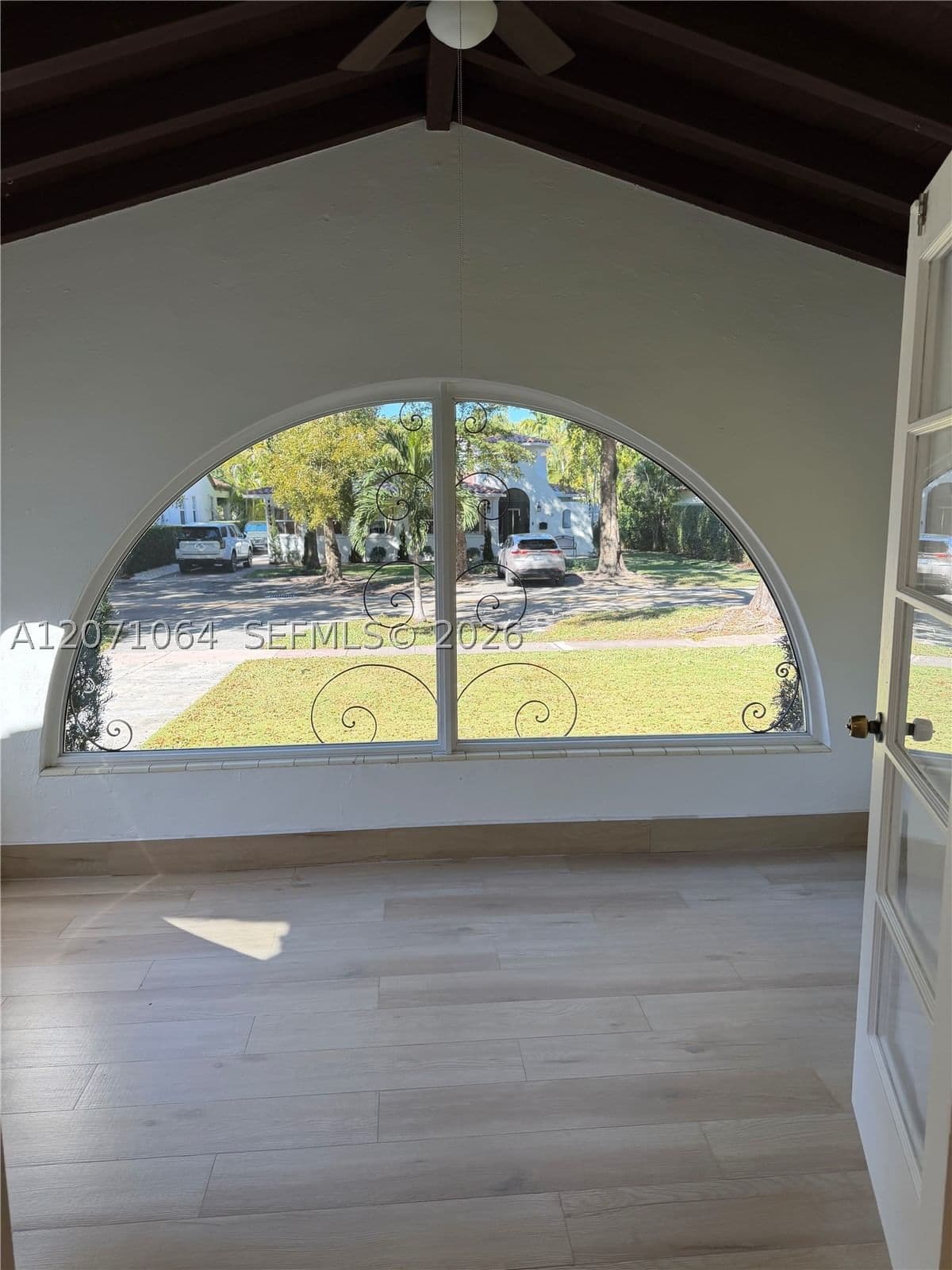 3+1 Müstakil ev — 1700 Cortez St, Coral Gables, FL 33134