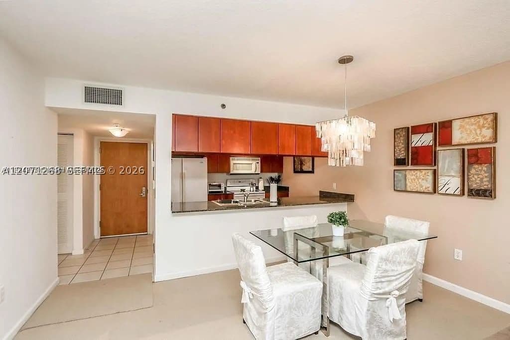 1+1 Condo — 1200 Brickell Bay Dr #1518, Miami, FL 33131