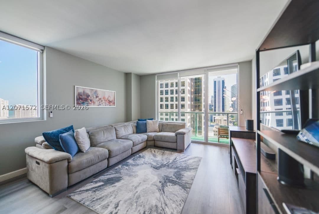 2+1 Condo — 55 6th St #2110, Miami, FL 33131