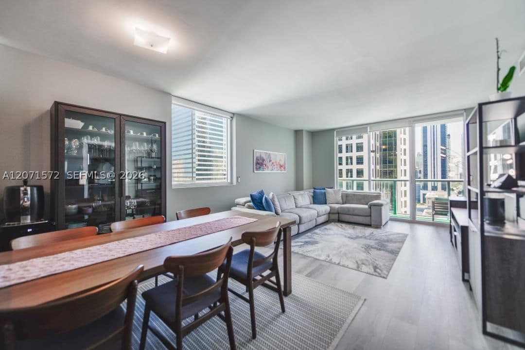 2+1 Condo — 55 6th St #2110, Miami, FL 33131