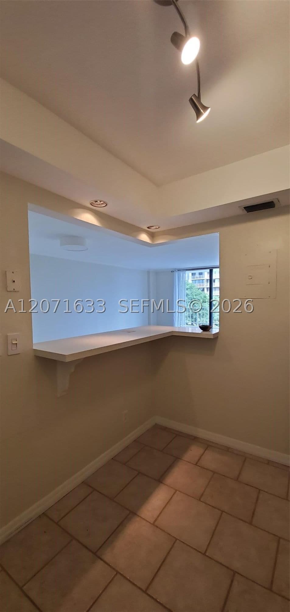 1-bedroom Condo — 200 15th Rd #5H, Miami, FL 33129
