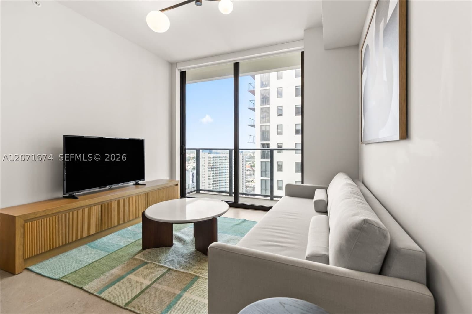 1-bedroom Condo — 11 NE 6 ST #3213, Miami, FL 33132
