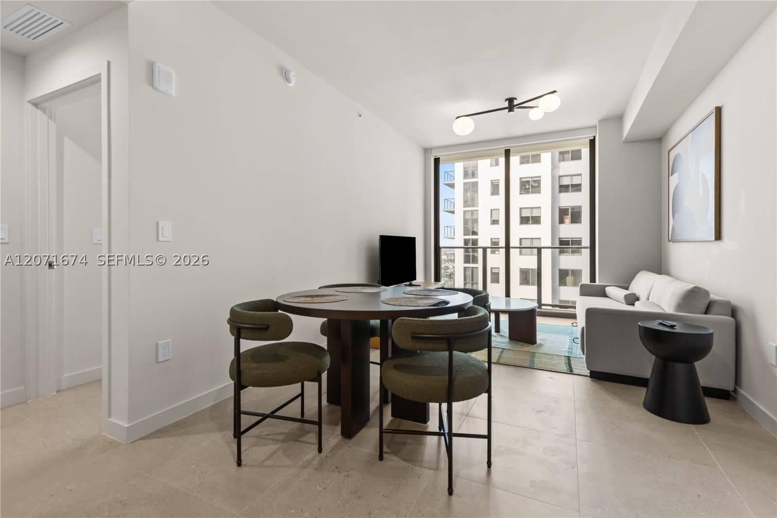 1-bedroom Condo — 11 NE 6 ST #3213, Miami, FL 33132