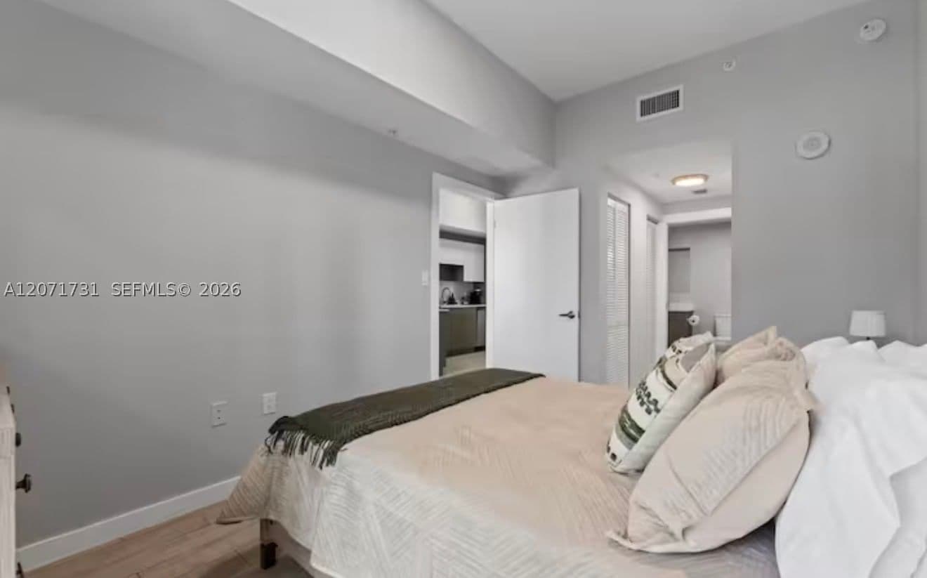 1-bedroom Condo — 321 26th St #811, Miami, FL 33137