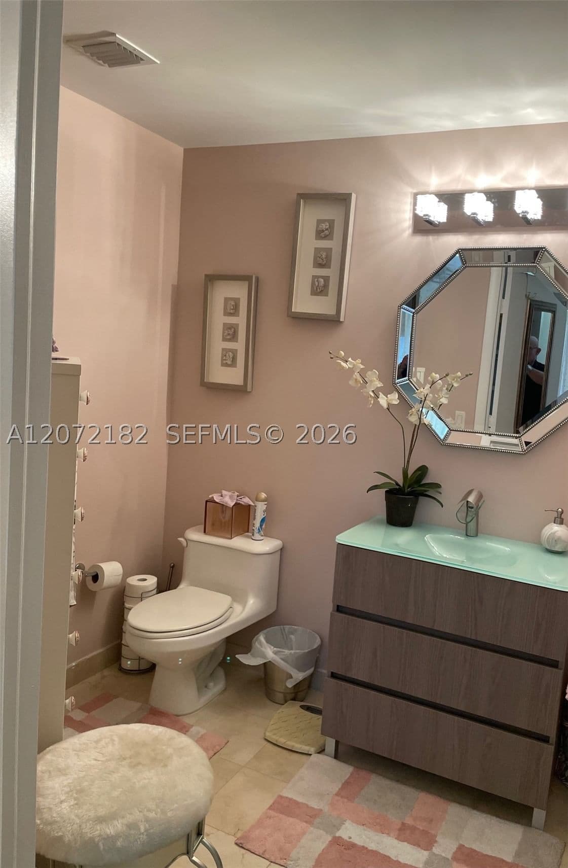 1+1 Condo — 6365 Collins Ave #CAB18, Miami Beach, FL 33141