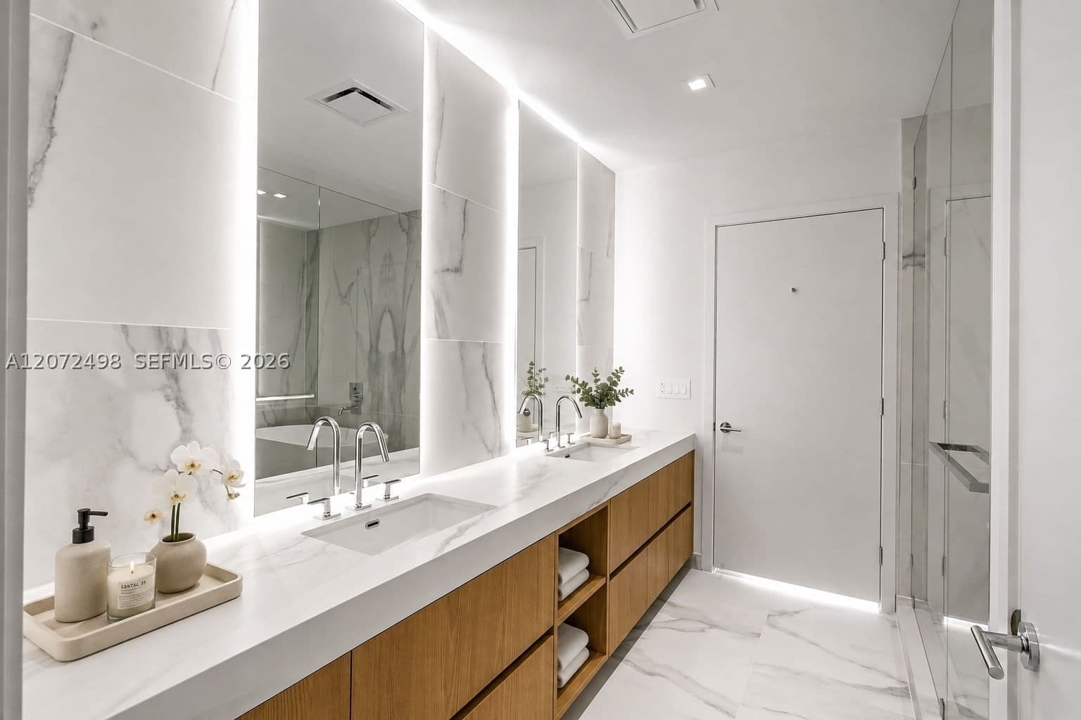 4+1 Condo — 1400 Biscayne Blvd #4206, Miami, FL 33132