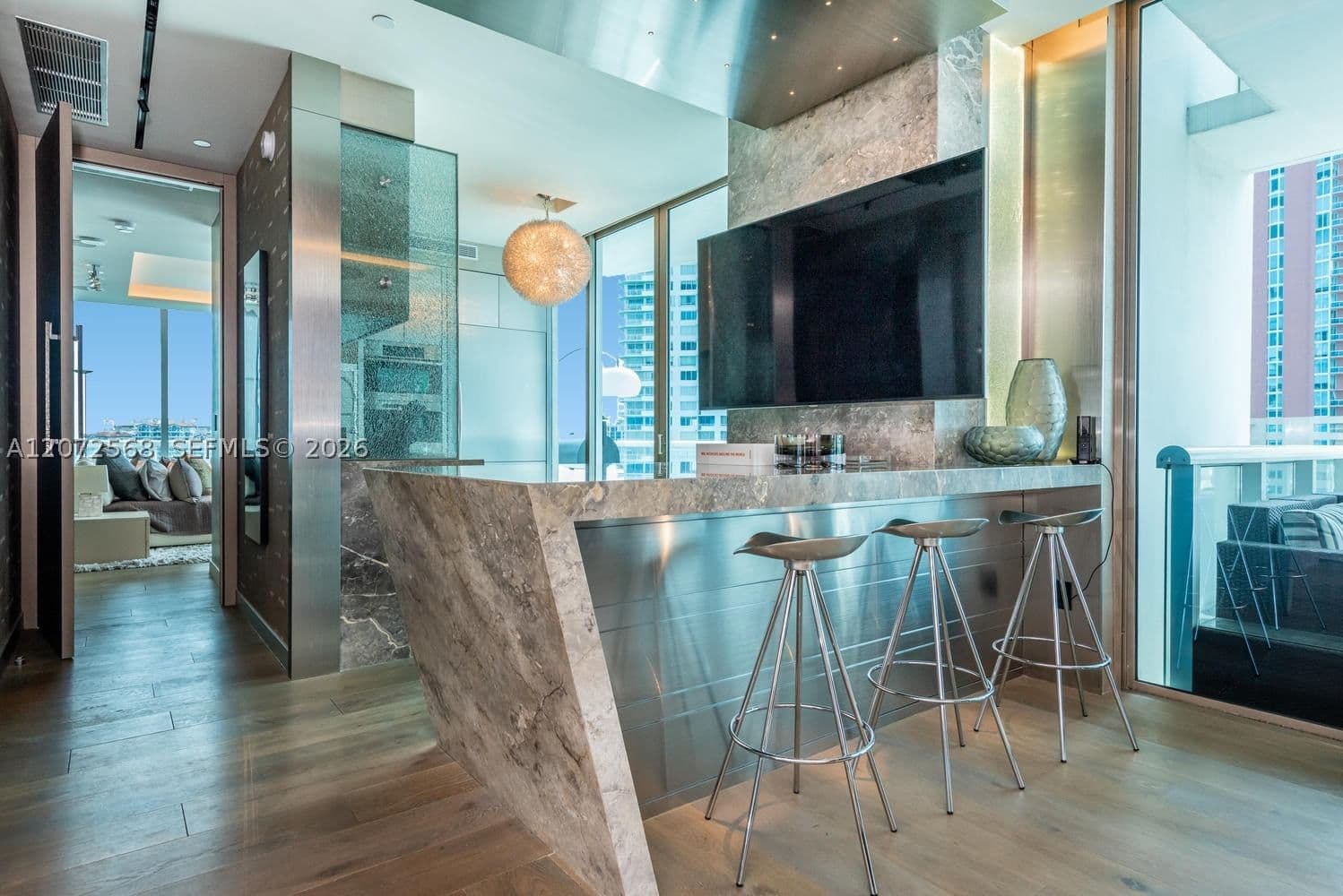 2+1 Condo — 50 Pointe Dr #905, Miami Beach, FL 33139