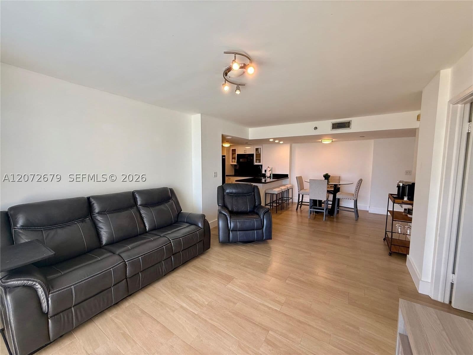 2-bedroom Condo — 770 Claughton Island Dr #1104, Miami, FL 33131