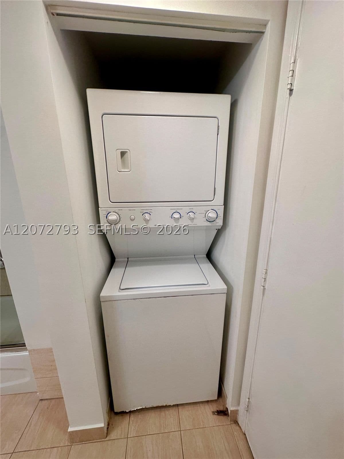 1+1 Condo — 1750 Bayshore Dr #2406, Miami, FL 33132