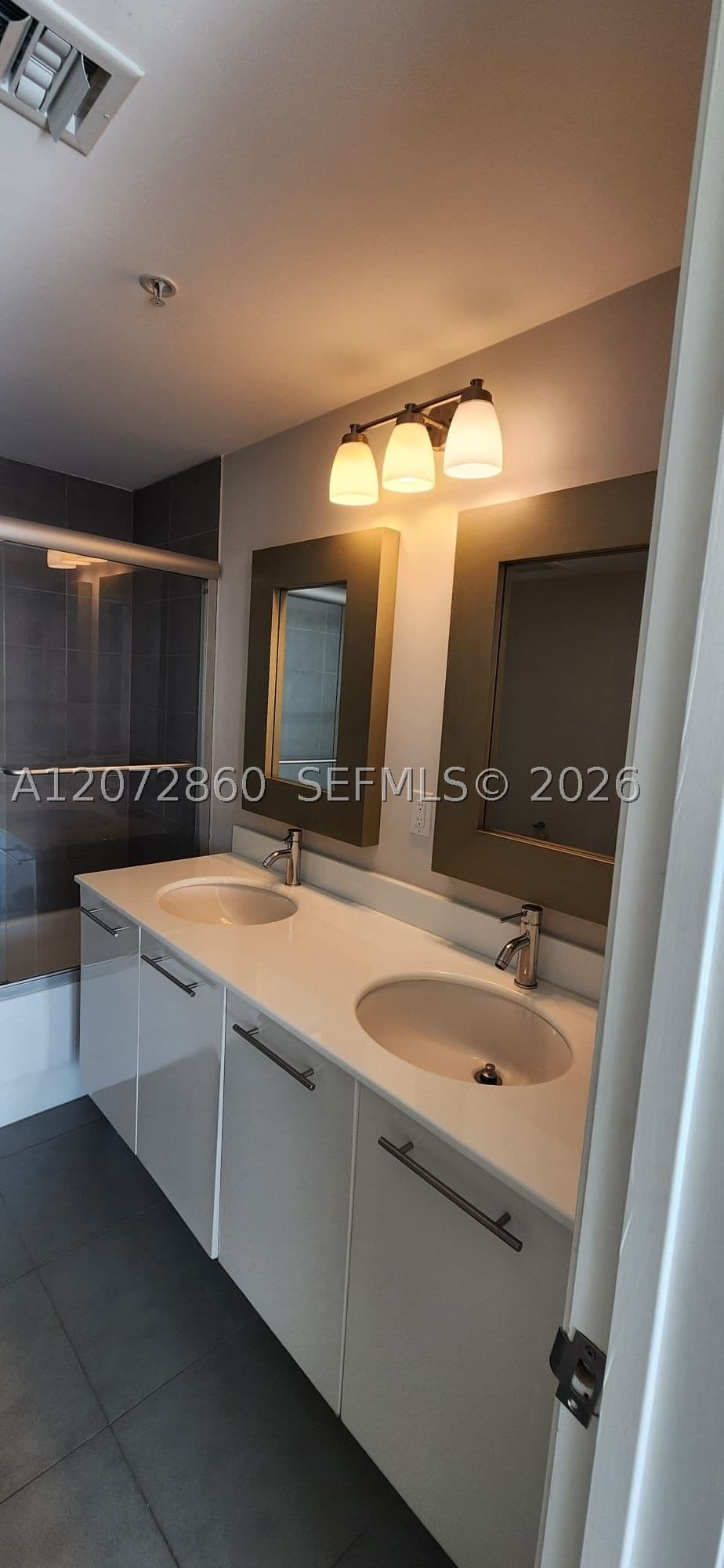 1-bedroom Condo — 92 3rd St #4308, Miami, FL 33130