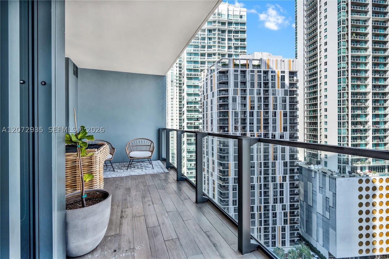 2+1 Condo — 68 6th St #1207, Miami, FL 33131