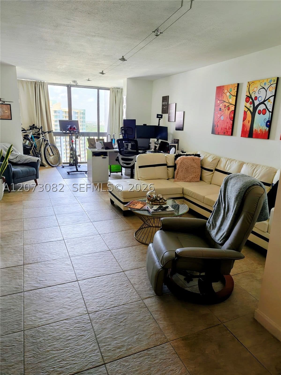 1+1 Condo — 2333 Brickell Ave #2814, Miami, FL 33129