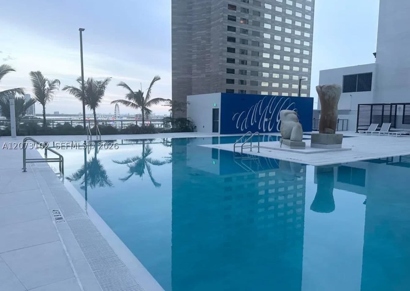 Condo — 335 Biscayne Blvd #3706, Miami, FL 33131