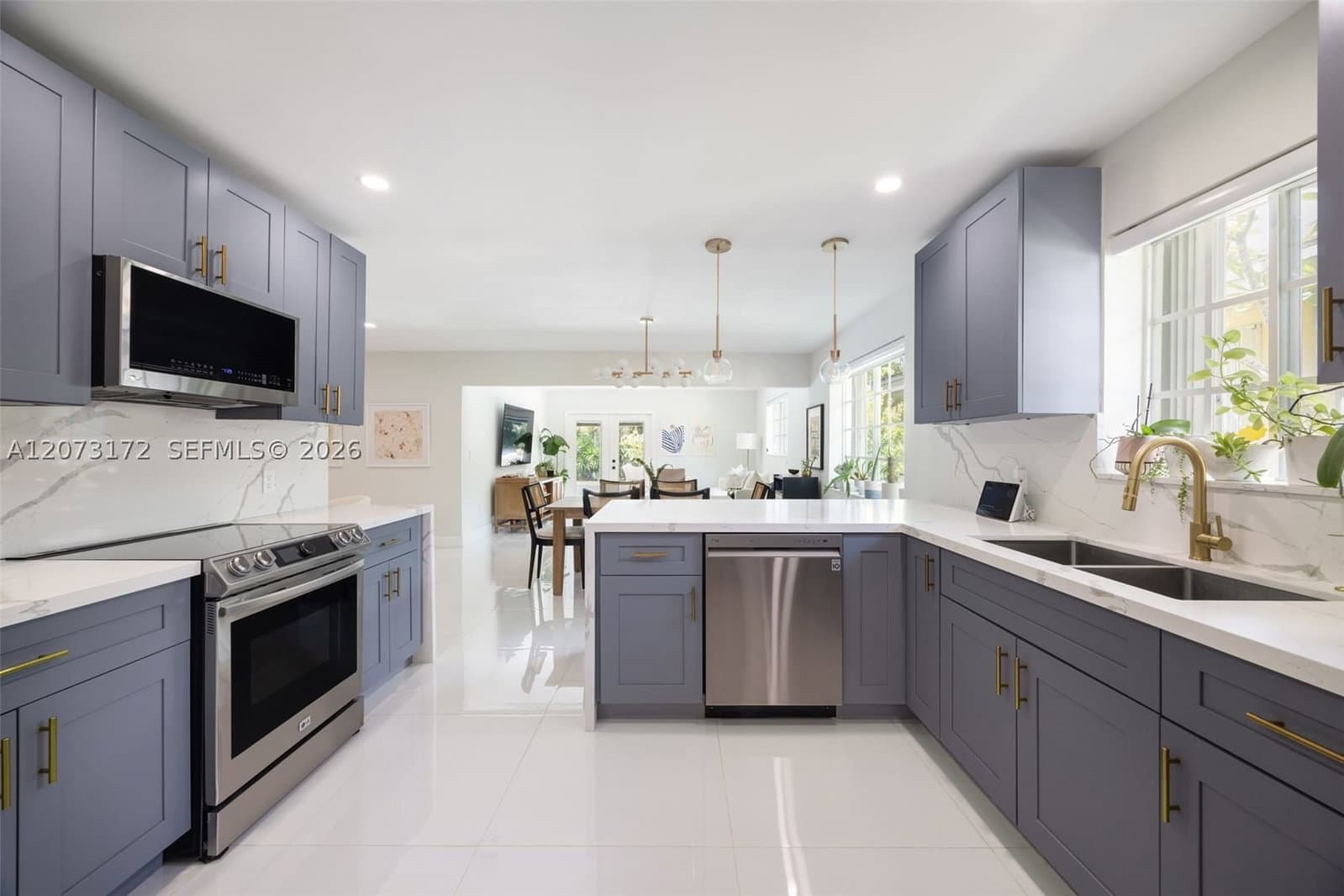 3+1 Müstakil ev — 406 Miller Rd, Coral Gables, FL 33146