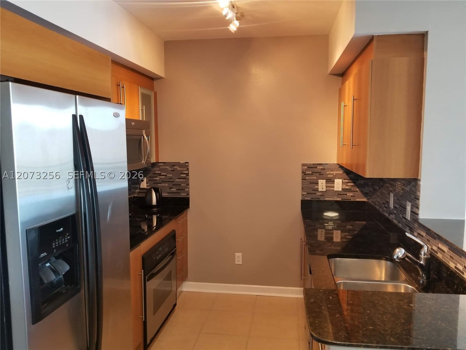 1+1 Condo — 335 Biscayne Blvd #3802, Miami, FL 33131