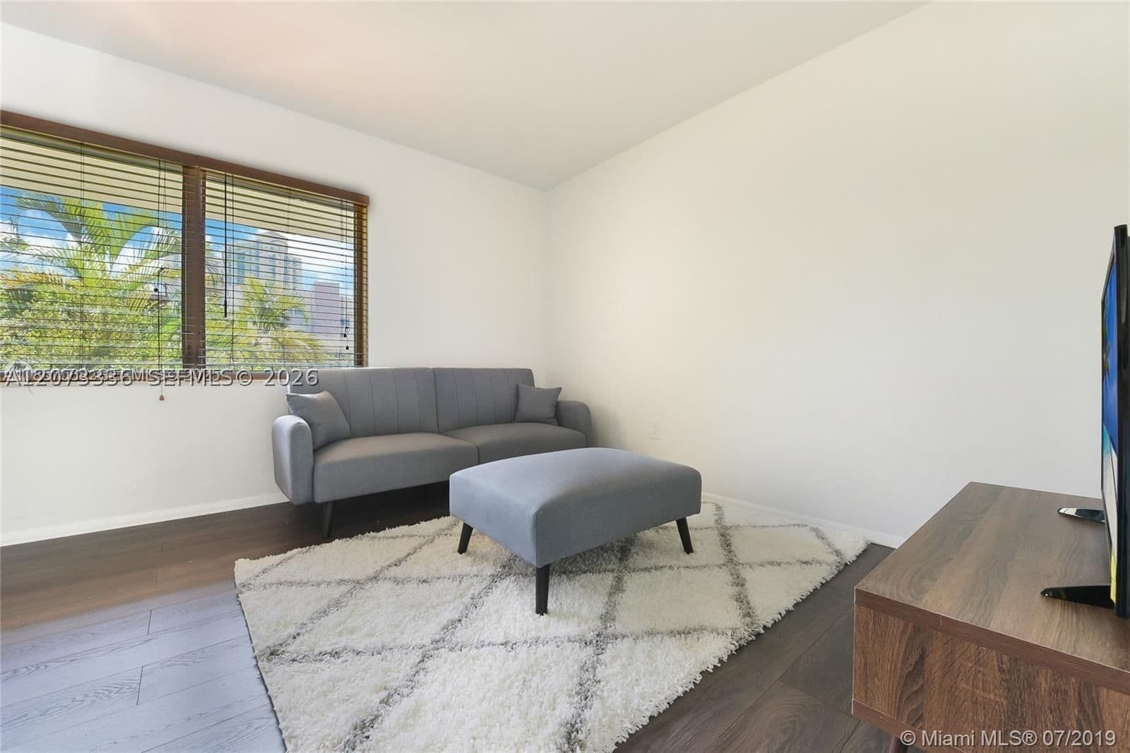 1-bedroom Condo — 345 Michigan Ave #17, Miami Beach, FL 33139
