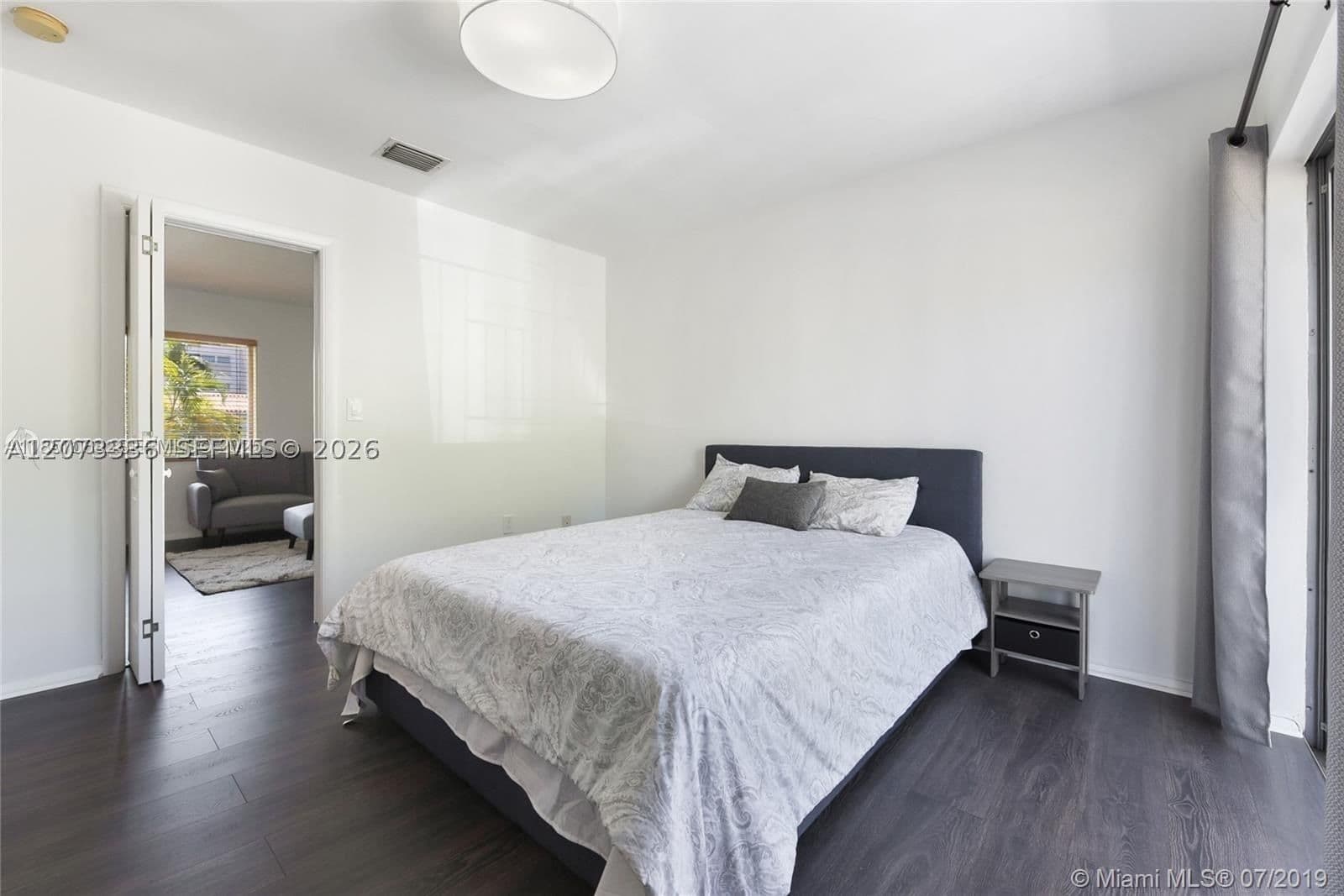 1-bedroom Condo — 345 Michigan Ave #17, Miami Beach, FL 33139