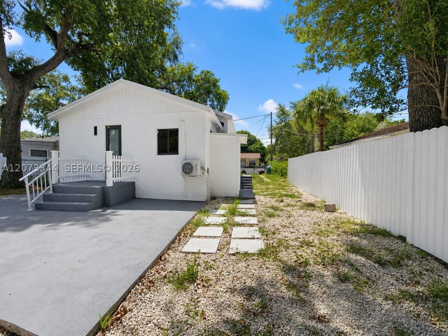 2+1 Mülk — 5511 4th Ave #B, Miami, FL 33127