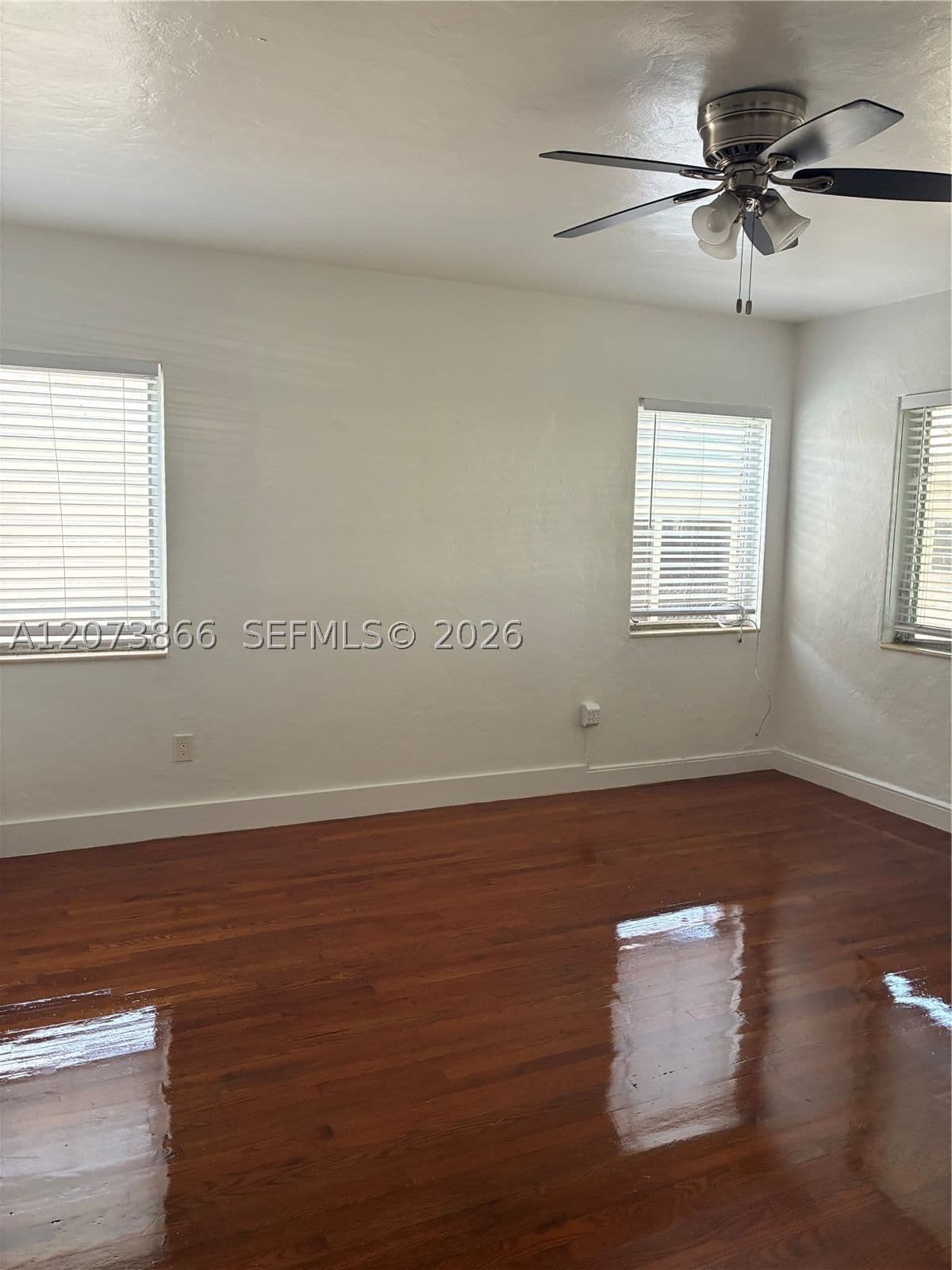 Mülk — 8020 Abbott Ave #4, Miami Beach, FL 33141