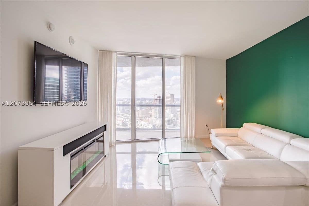 1+1 Condo — 465 Brickell Ave #4306, Miami, FL 33131