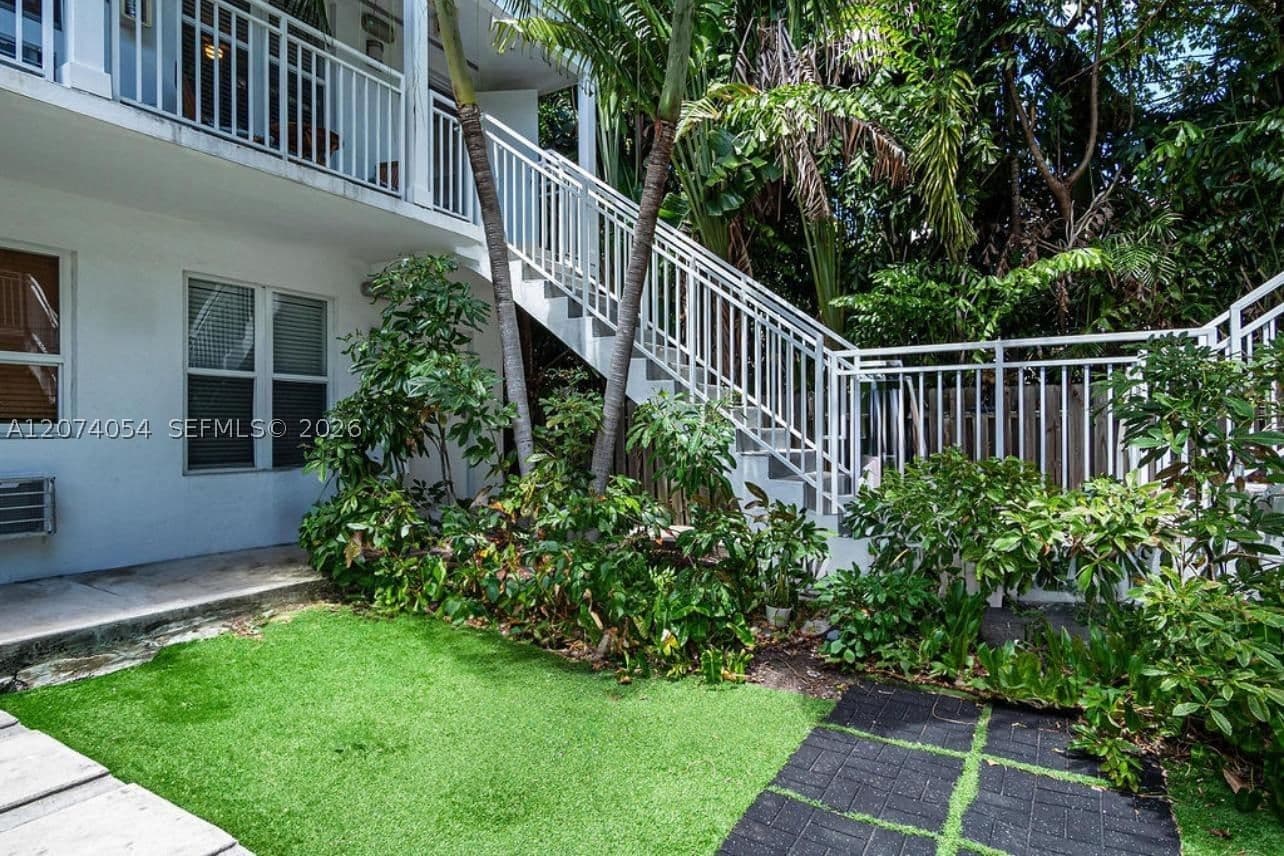 1+1 Condo — 1419 West Ave #201, Miami Beach, FL 33139