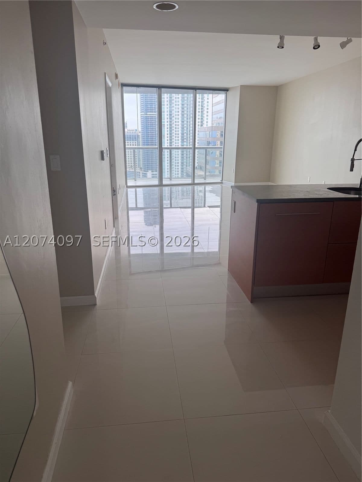 1-bedroom Condo — 495 Brickell Ave #3609, Miami, FL 33131
