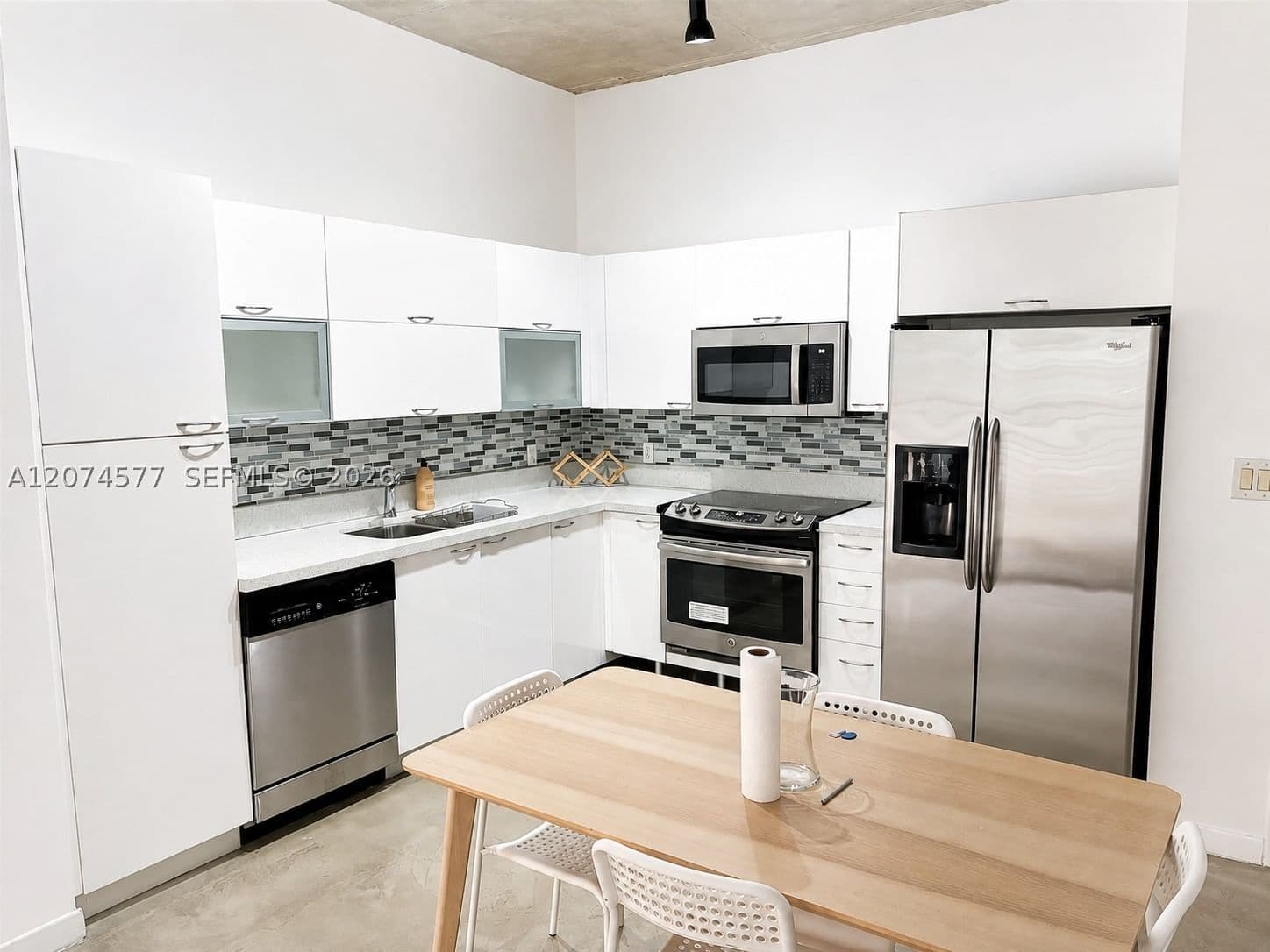 1+1 Condo — 234 3rd St #206, Miami, FL 33132