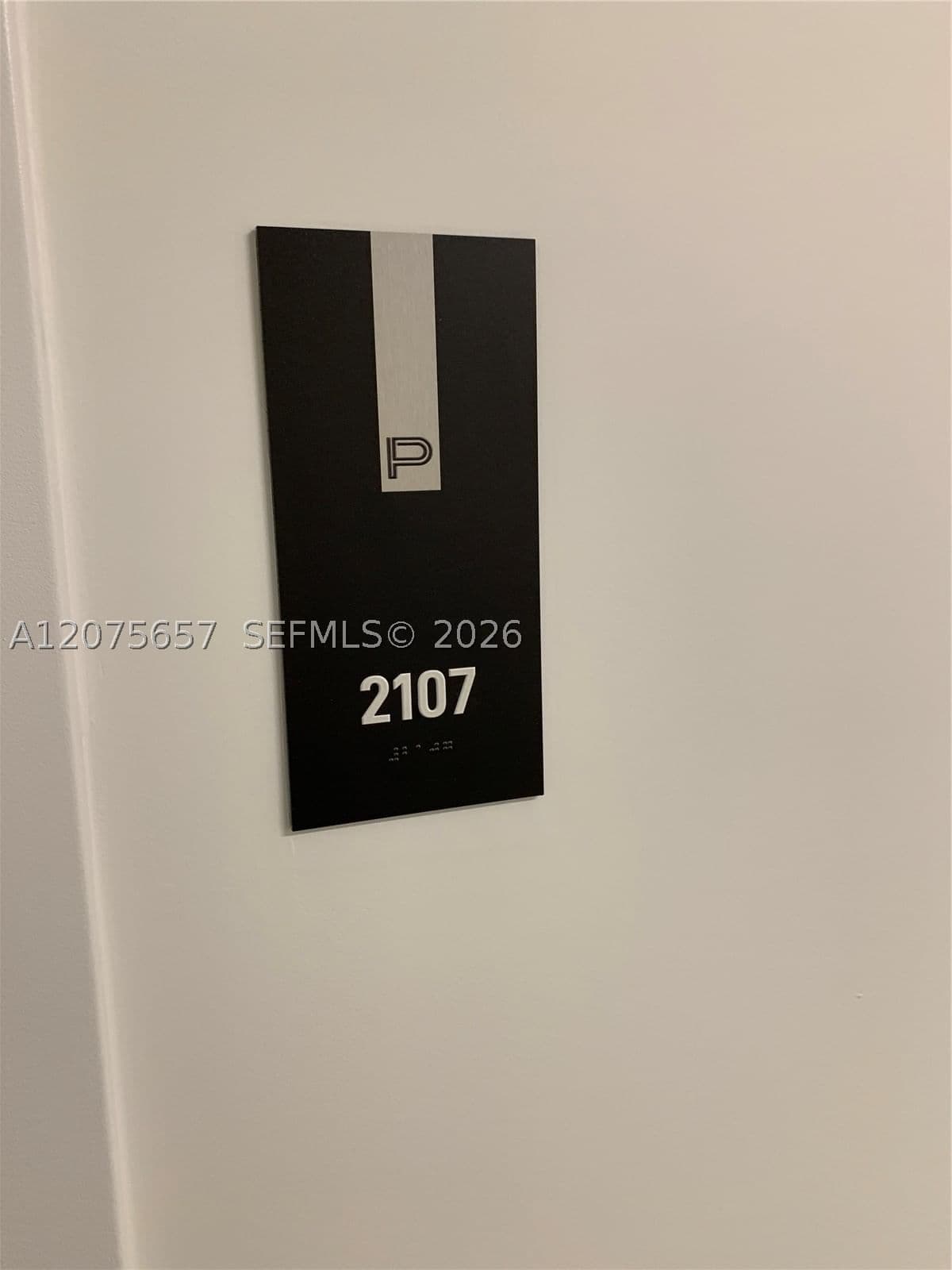 2+1 Condo — 851 1st Ave #2107, Miami, FL 33132