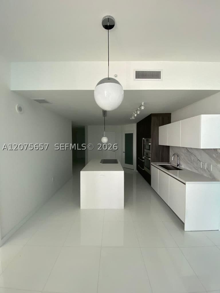 2+1 Condo — 851 1st Ave #2107, Miami, FL 33132