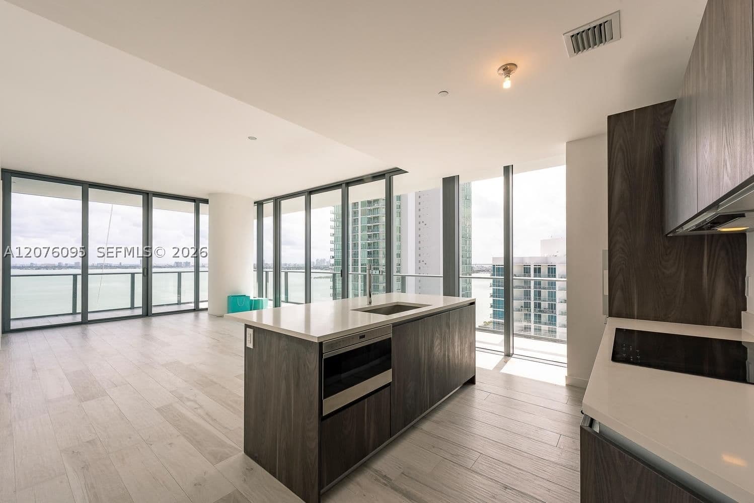 4+1 Condo — 480 31st St #2101, Miami, FL 33137
