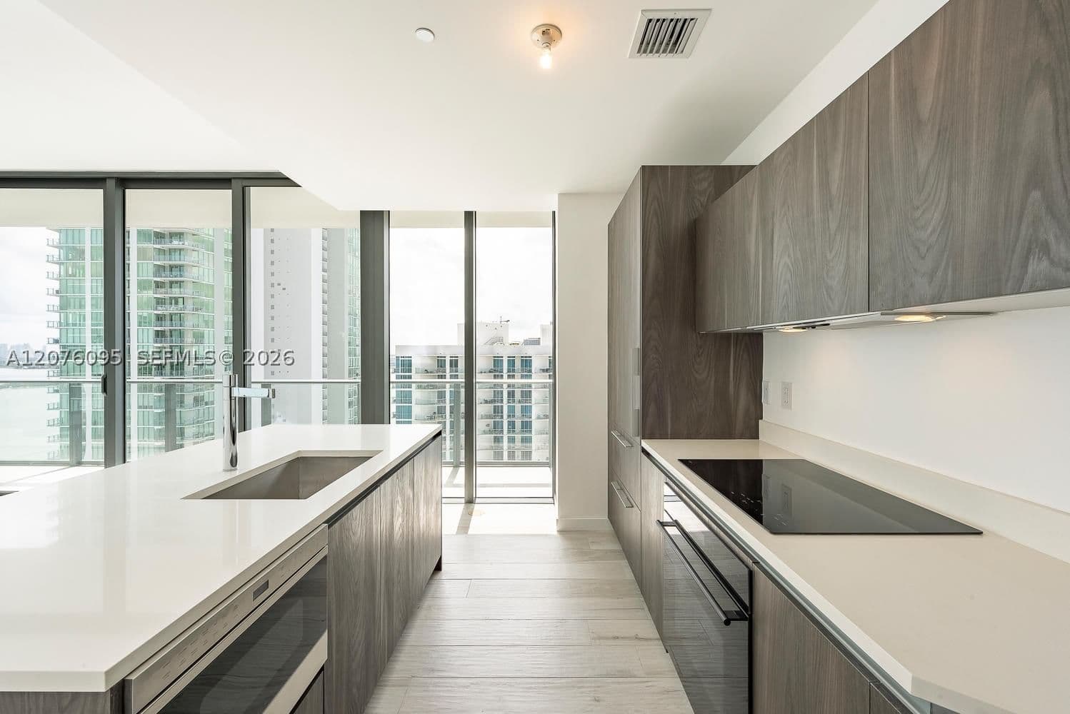 4+1 Condo — 480 31st St #2101, Miami, FL 33137