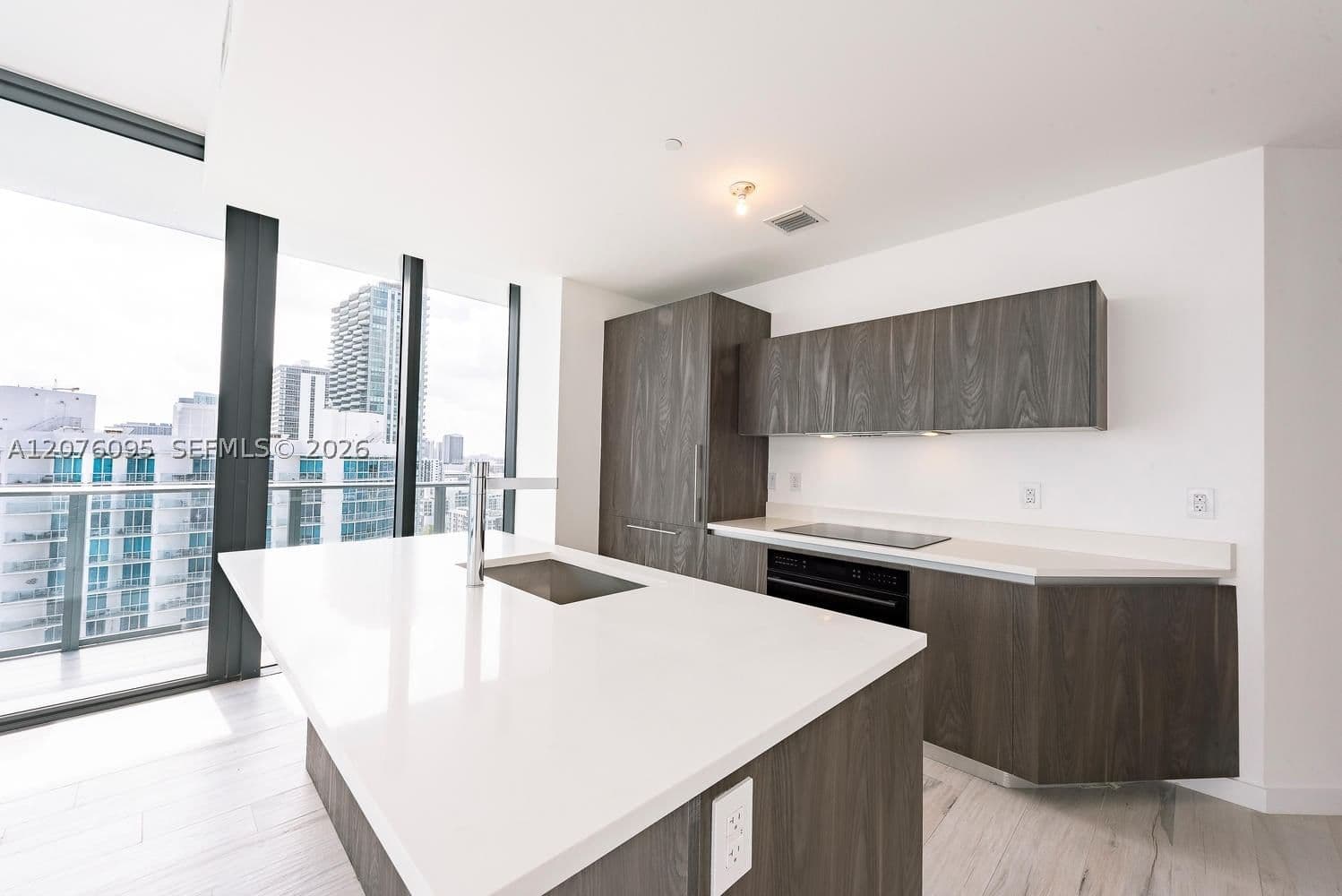 4+1 Condo — 480 31st St #2101, Miami, FL 33137
