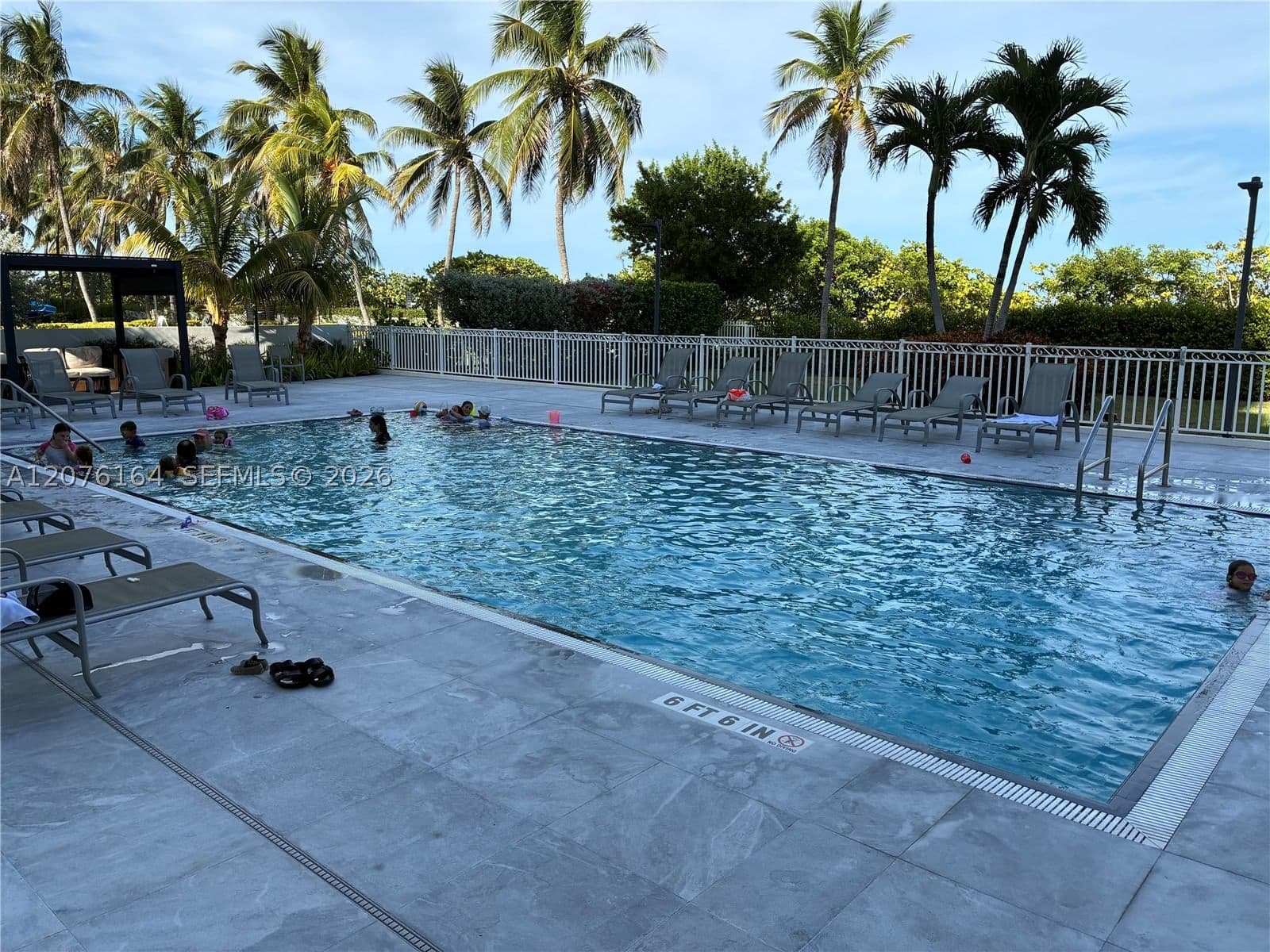 2-bedroom Condo — 4301 Collins Ave #402, Miami Beach, FL 33140