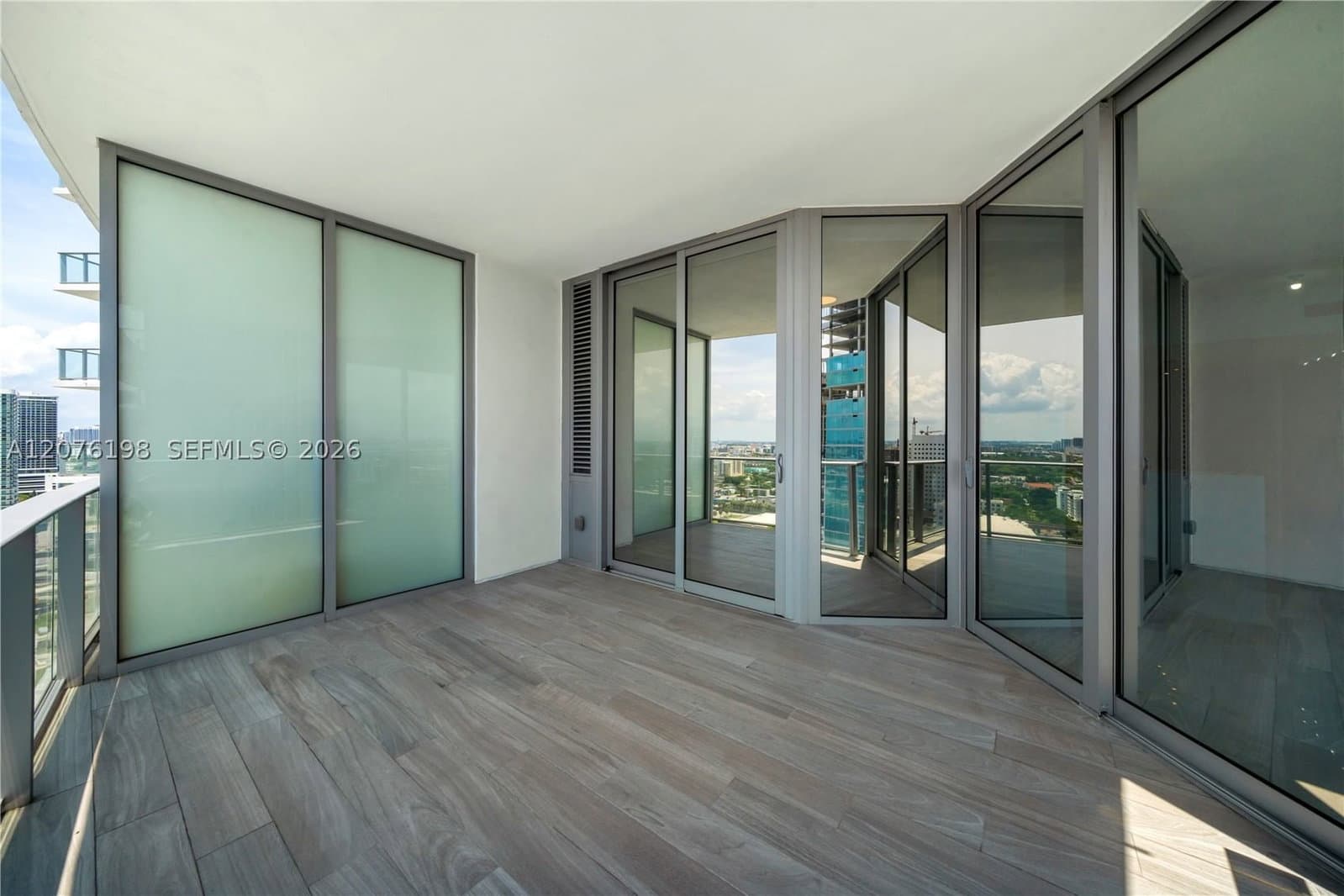 1+1 Condo — 851 1st AVE #2106, Miami, FL 33132