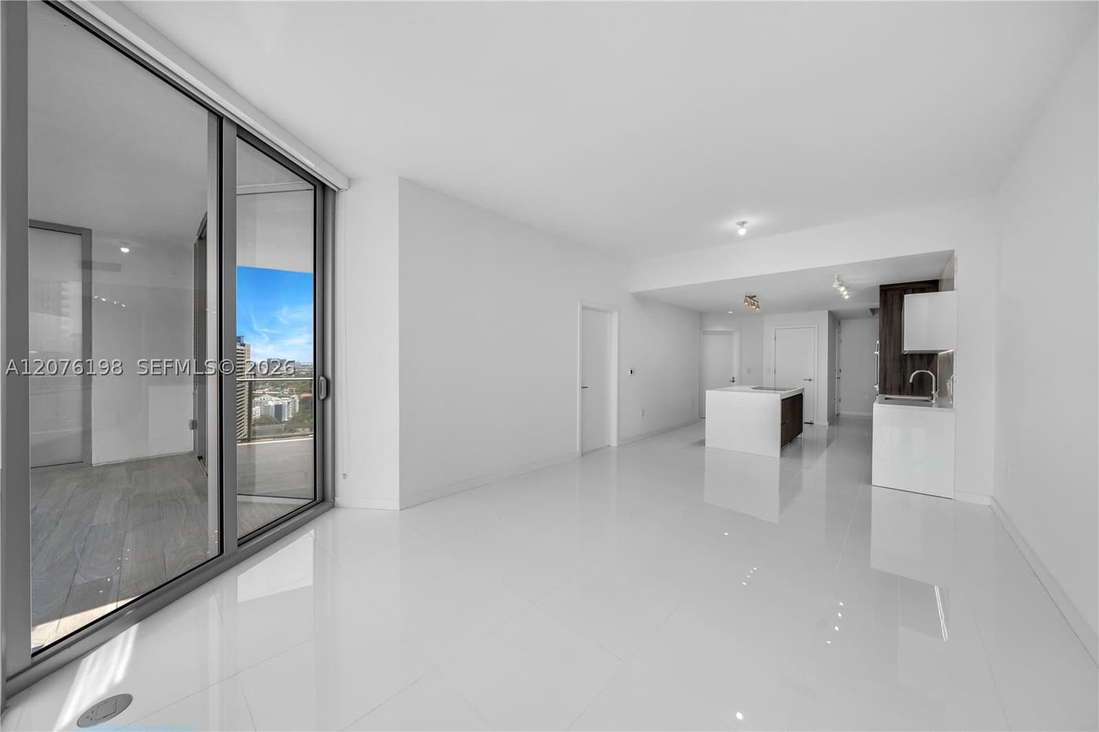 1+1 Condo — 851 1st AVE #2106, Miami, FL 33132