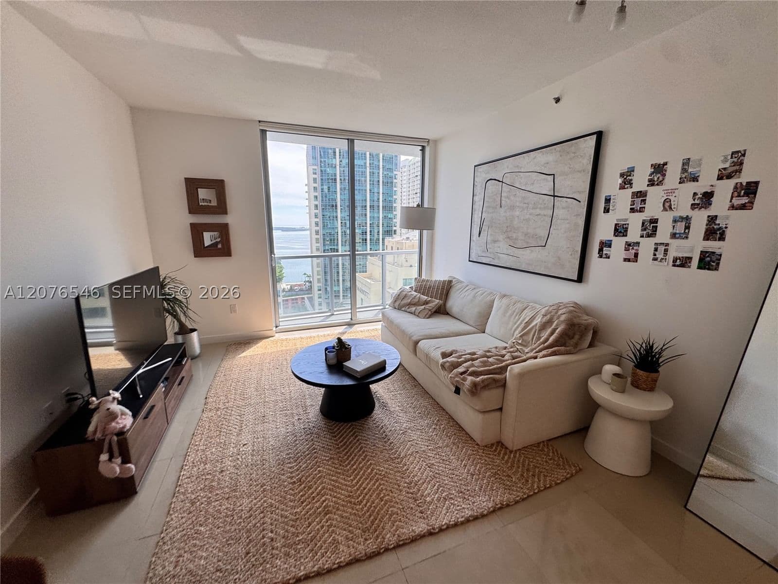 2+1 Condo — 1060 Brickell Ave #2407, Miami, FL 33131