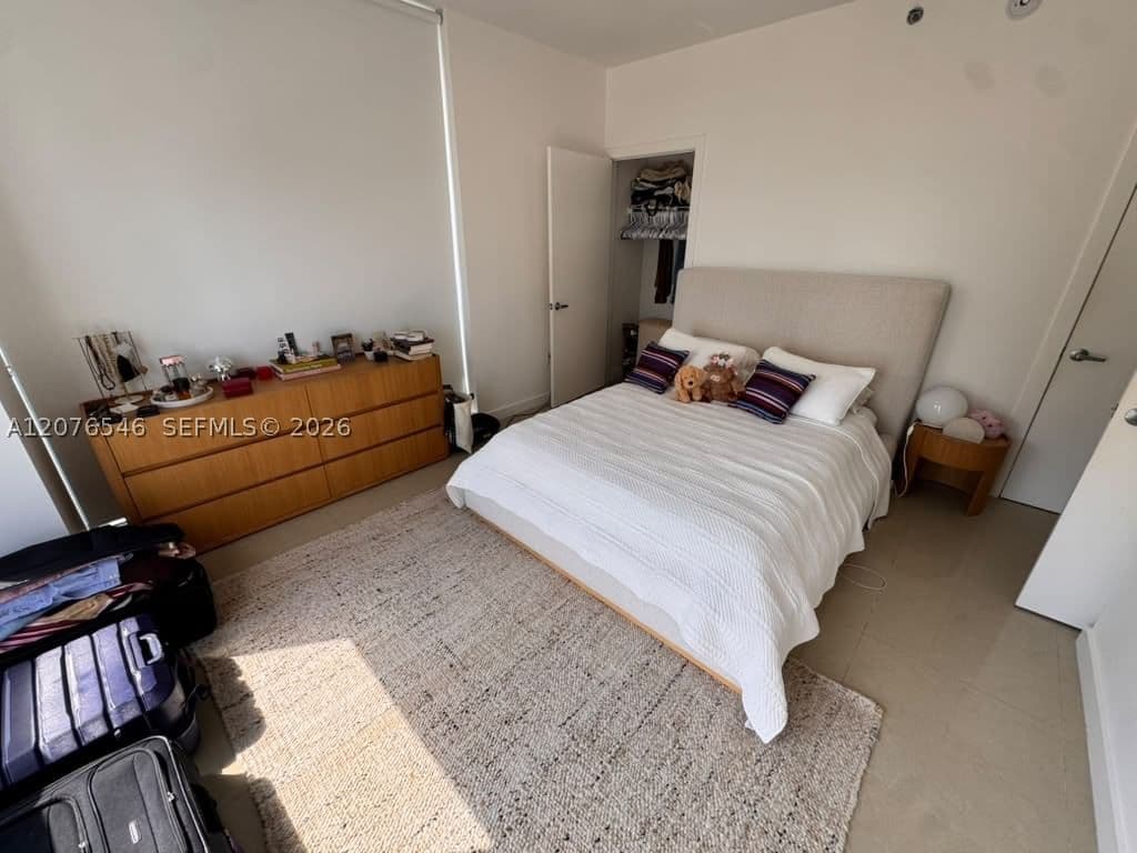 2+1 Condo — 1060 Brickell Ave #2407, Miami, FL 33131