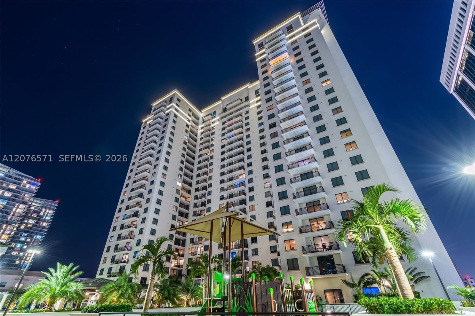 2-bedroom Condo — 999 1st Ave #1114, Miami, FL 33130
