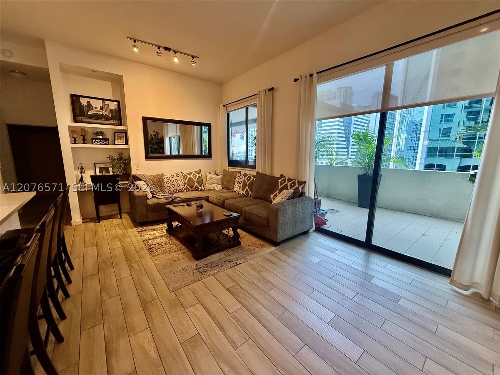 2-bedroom Condo — 999 1st Ave #1114, Miami, FL 33130