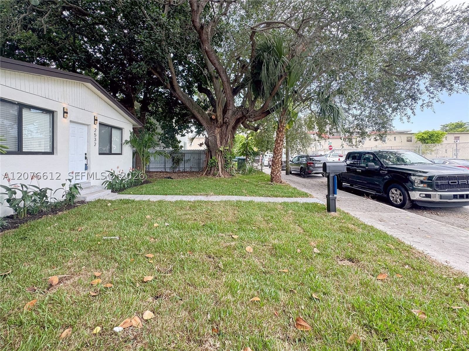 3+1 Müstakil ev — 2534 51st Ter, Miami, FL 33142